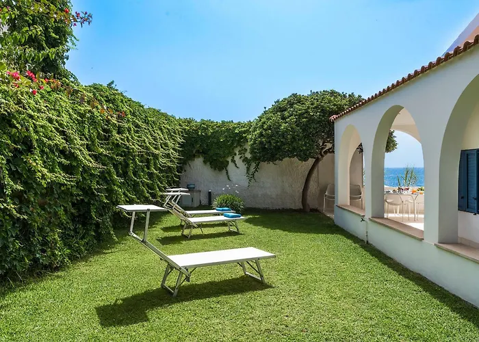 Brezza Marina Villa Calabernardo